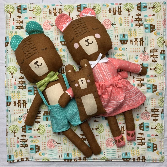 Goldilocks and the Three Bears handmade dolls with quilt and pillow - Picture 2 of 9